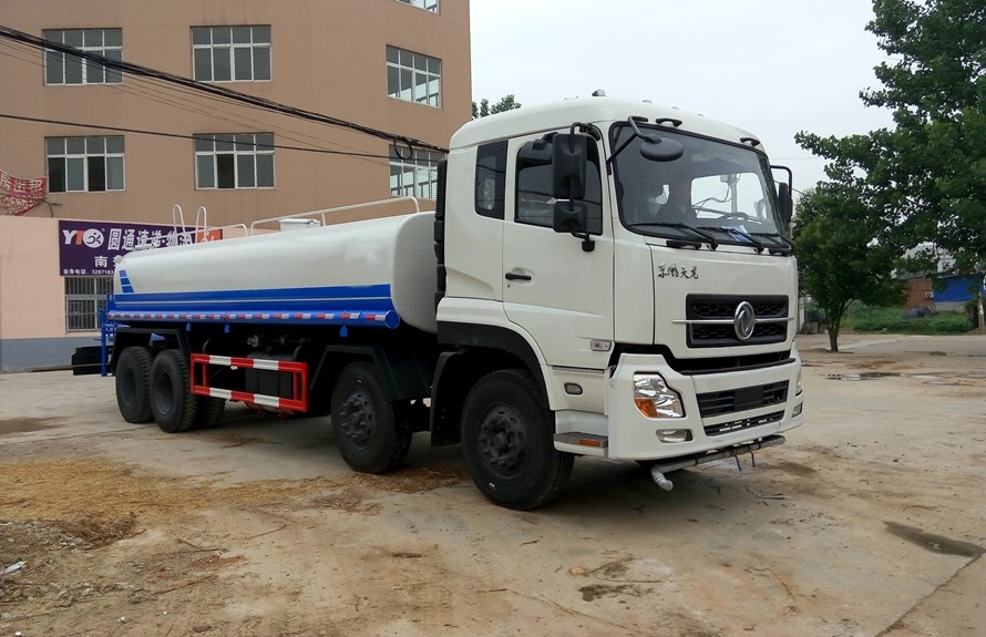 东风天龙25吨洒水车