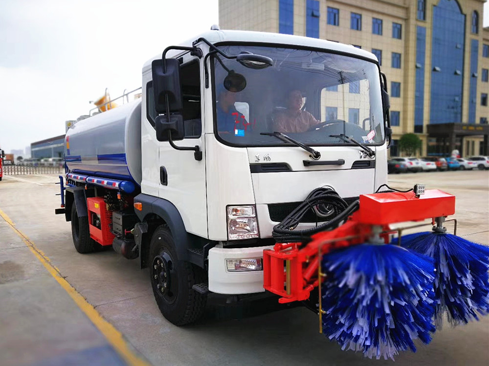 10吨东风特商高速护栏清洗车