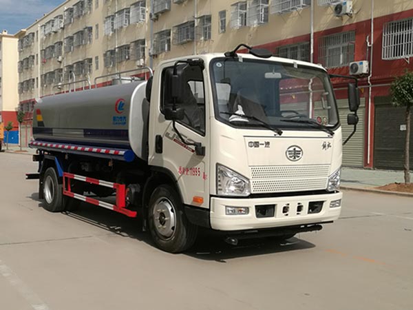 程力威牌CLW5120GPSC6绿化喷洒车