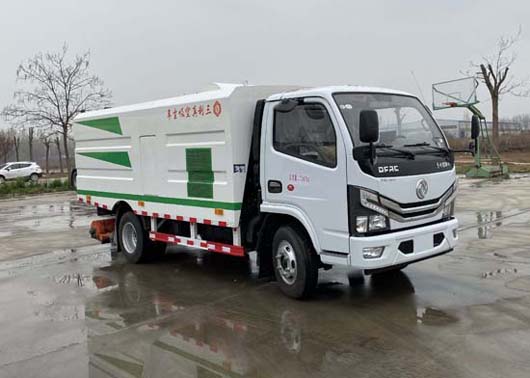 梁山三利牌LSL5070TXC吸尘车