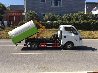 福田小卡之星2车厢可卸式垃圾车（钩臂垃圾箱）